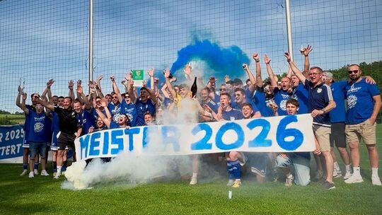 Nachdem sich die bis dahin punktgleiche SG Lasterbach am vorletzten Spieltag ein 2:2 gegen Meudt erlaubt hatte, ging der SSV Hat