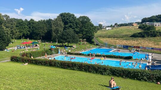 Ein schwerer Badeunfall ereignete sich am Samstagnachmittag im Freibad Birlenbach.