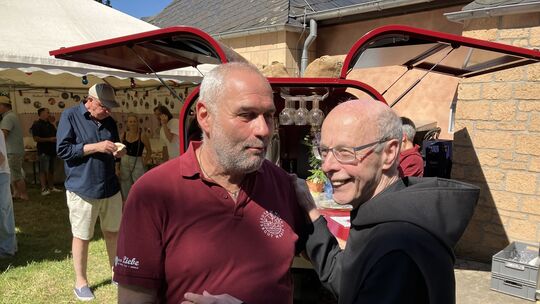 Michael Ullenbruch (links) freute sich besonders über das Kommen von Altabt Benedikt Müntnich.