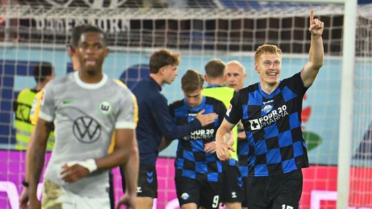 SC Paderborn 07 - VfL Wolfsburg SC Paderborn 07 - VfL Wolfsburg