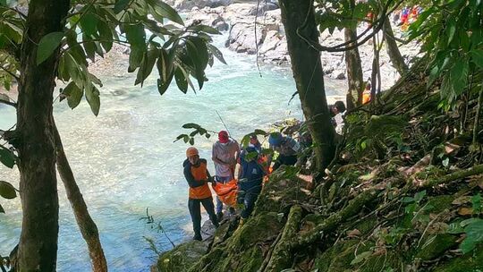 Tödlicher Unfall von zwei Österreichern auf Flores Tödlicher Unfall von zwei Österreichern auf Flores