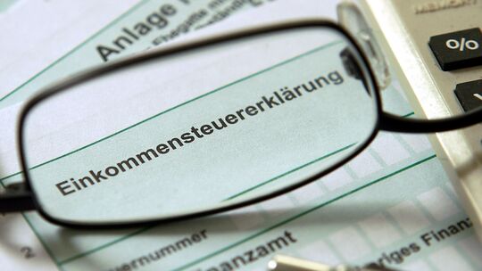 Experten der Steuerberaterkammer Rheinland-Pfalz beraten am Lesertelefon zu Fragen rund um die Einkommenssteuererklärung.