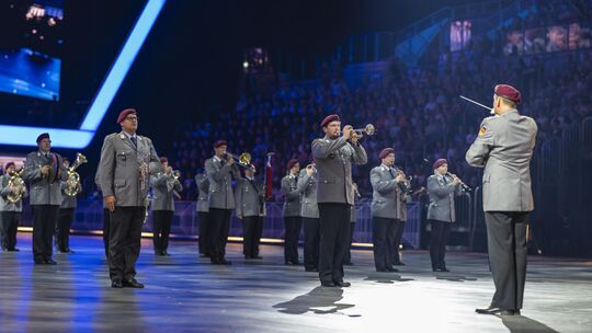 Bühnenerfahren zeigte sich das Heeresmusikkorps Koblenz beim Musikfest der Bundeswehr 2026 - am 30. Mai lädt das Ensemble anläss