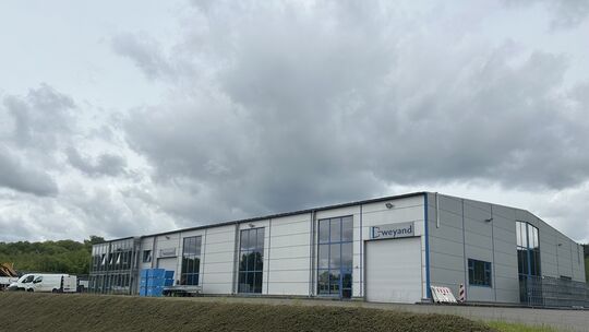 In die Halle der geschlossenen Firma Metallbau Weyand ziehen am 1. Juni die bisher an mehreren Standorten untergebrachten VG-Wer