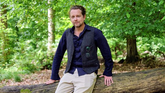 Marcel Hoffmann ist Schauspieler und Klimaaktivist. Der Wald liegt ihm sehr am Herzen.