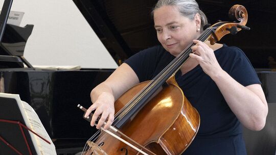 Stefanie Waegner (Violoncello) gelang es mit ihrem Spiel die Zuhörer in ihren Bann zu ziehen.