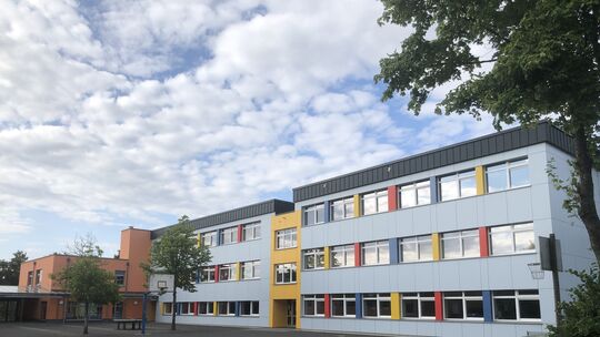 Der Schulstandort Lutzerath. Derzeit sind hier noch die Grundschule und die Klassenstufen 5 und 6 der Realschule plus Vulkaneife