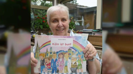 Barbara Walker aus Eulgem ruft mit ihrem neuen Kinderbuch "Köln ist bunt" zu Toleranz mit Anderslebenden auf.