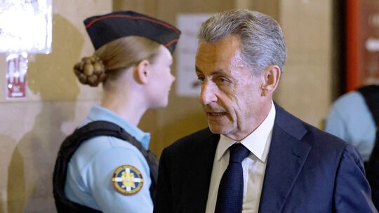Frankreichs Ex-Präsident Sarkozy vor Gericht in Paris Frankreichs Ex-Präsident Sarkozy vor Gericht in Paris