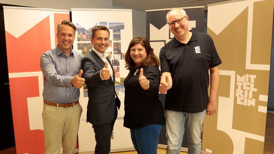 Aus "Romantischer Rhein" ist "Mittelrhein" geworden. Den neuen Markenauftritt für die touristische Region präsentierten Stefan T Aus "Romantischer Rhein" ist "Mittelrhein" geworden. Den neuen Markenauftritt für die touristische Region präsentierten Stefan T