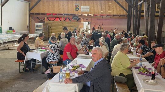 In der Maschinenhalle herrschte zum geselligen Abschluss reges Treiben.