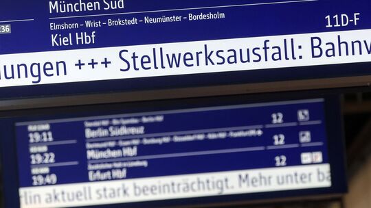 Zugverkehr Hamburg-Berlin beeinträchtigt Zugverkehr Hamburg-Berlin beeinträchtigt