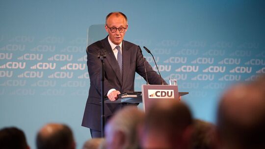 Bundeskanzler Merz beim Jubiläum des Neheim-Hüstener Programms Bundeskanzler Merz beim Jubiläum des Neheim-Hüstener Programms