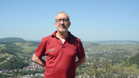 Förster Michael Veeck vom Forstamt Soonwald geht Ende des Monats in den Ruhestand. Künftig wird er den Blick von der Gans auf Ba