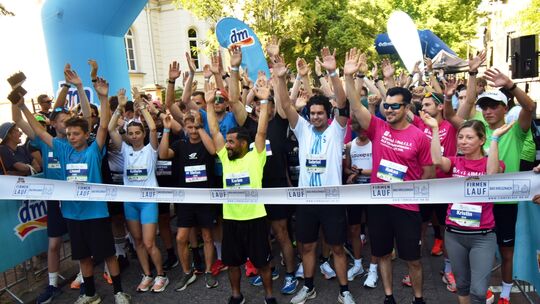 Aufregung vor dem Start beim dm-Firmenlauf.