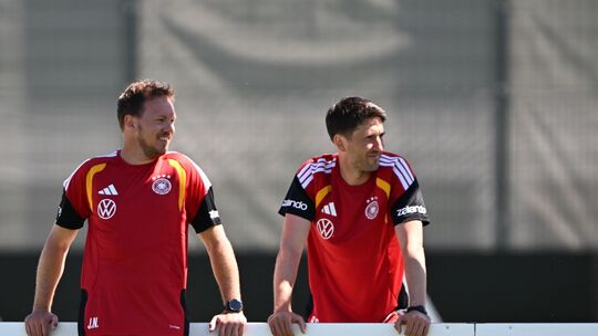 Julian Nagelsmann (l)