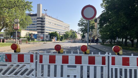 Die Moselweißer Straße im Koblenzer Rauental ist gesperrt - wie es nun heißt bis Ende November.