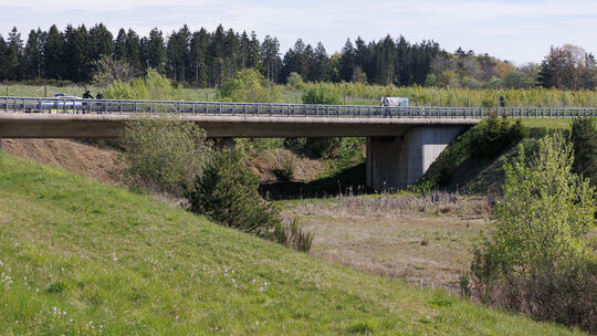 Noch endet die A1 bei Kelberg abrupt im Nirgendwo. Aber die Vorarbeiten für den Ausbau der Eifelautobahn haben begonnen. Auch di Noch endet die A1 bei Kelberg abrupt im Nirgendwo. Aber die Vorarbeiten für den Ausbau der Eifelautobahn haben begonnen. Auch di