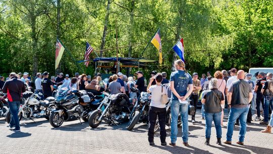 Bei strahlendem Sonnenschein fand am Pfingstmontag auf dem Gelände des FC Lauretta Frauenberg erneut der traditionelle Bikergott