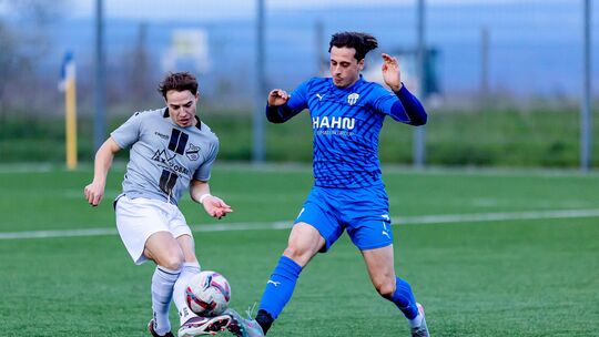 Enrico Rößler (rechts) kehrt nach nur einem Jahr beim FC Emmelshausen-Karbach wieder zum Oberliga-Rivalen FV Engers zurück. Enrico Rößler (rechts) kehrt nach nur einem Jahr beim FC Emmelshausen-Karbach wieder zum Oberliga-Rivalen FV Engers zurück.