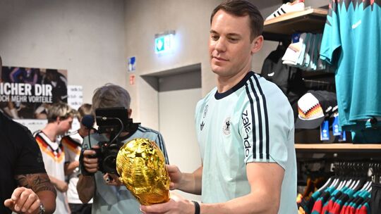 Autogrammstunde Manuel Neuer Autogrammstunde Manuel Neuer
