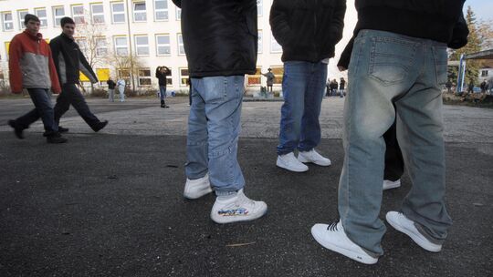 Ob der mutmaßliche sexuelle Übergriff in Koblenz auf einer Toilette im oder außerhalb des Schulgebäudes neben dem Pausenhof erfo