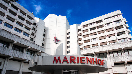 Im Jahresbericht der BBT-Gruppe für 2025 wird die erfreudliche Entwicklung des Katholischen Klinikums Koblenz Montabaur (KKM) h