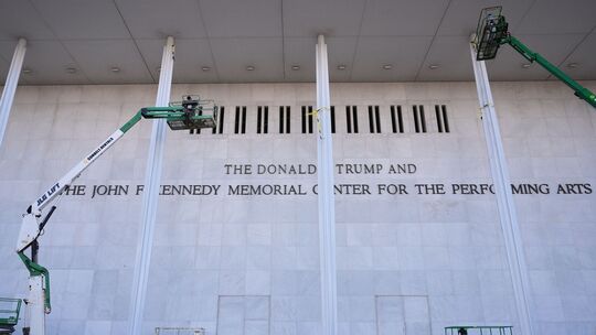 Aus Kennedy Center wird Trump Kennedy Center