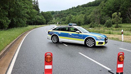 Am Samstag war die Bundesstraße 258 im Bereich des Auffindeorts zwischen Müsch und der Kirmutscheider Kreuzung über Stunden beid