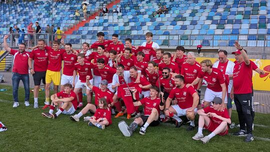 Die Sportfreunde Eisbachtal konnten trotz einer 1:4-Niederlage in Pirmasens den Klassenerhalt bejubeln - dank der Schützenhilfe