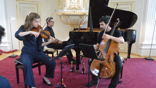 Das Trio Orelon mit (von links) Judith Stapf, Marco Sanna und Arnau Rovira i Bascompte machte Station in Diez.