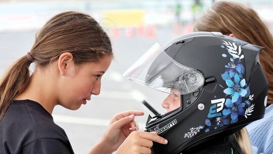 Elli Polifka vom MSC Christopherus startete in der K1, hier mit Vereinskameradin Leonie Schriek,