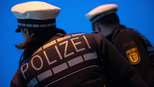 Zwei rivalisierende Gruppen lieferten sich am Samstagabend in einem Rheinböllener Wohngebiet eine Schlägerei. Gegen 21 Uhr ginge