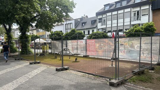Seit vielen Monaten kann der kleine Spielplatz auf der Langendorfer Straße in Neuwied nicht genutzt werden.