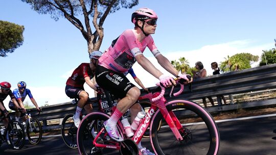 UCI WorldTour - Giro d’Italia UCI WorldTour - Giro d’Italia
