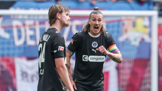 Connor Metcalfe und Jackson Irvine Connor Metcalfe und Jackson Irvine