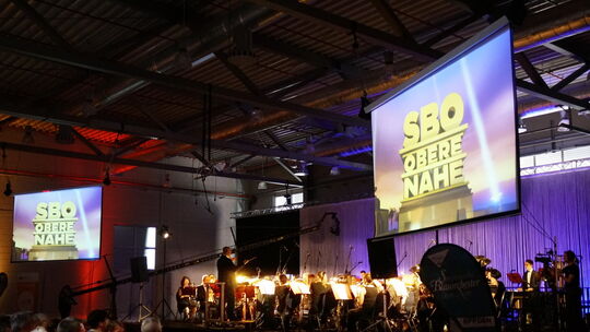 Nicht 20th Century Fox, sondern SBO Obere Nahe war auf der großen Leinwand zu lesen, die mit Ihrem Cine- Konzert im wahrsten Sin