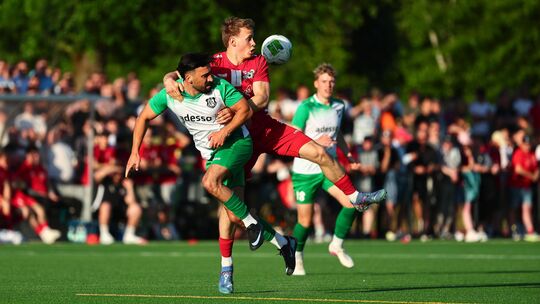 Temel Uzun (in Grün-Weiß) will in seinen letzten beiden Spielen für die SG 06 Betzdorf den Sprung in die Rheinlandliga schaffen.
