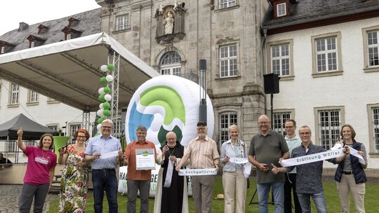 An der Realisierung der Wäller Tour "Bachgeflüster" haben zahlreiche haupt- und ehrenamtliche Helfer mitgewirkt. Gemeinsam eröff