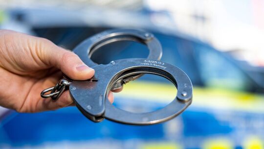 18-Jähriger mit Messer verletzt - Vater in U-Haft
