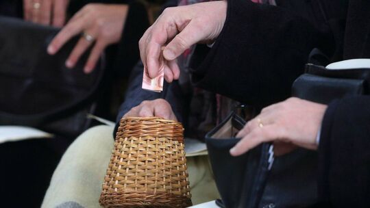 Erneut steht jetzt ein Trierer Bistumspriester wegen möglicher finanzieller Unregelmäßigkeiten in Verdacht.