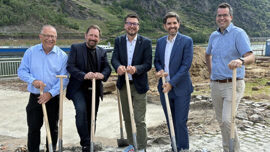 Oberwesel feiert die Neugestaltung des Rheinufers mit einem offiziellen Spatenstich am 1. Juni 2026. Im Bild (von links): Sven S
