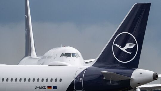 Passagiermaschinen der Lufthansa am Flughafen Frankfurt