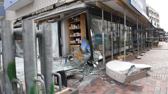 Beton-Vordach in Westerland auf Sylt stürzt ab Beton-Vordach in Westerland auf Sylt stürzt ab