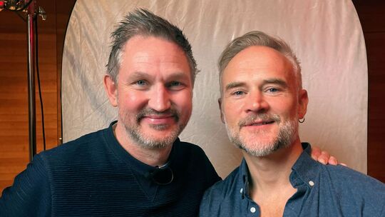 Britische Künstler James Seager (l) und Oliver Lansley