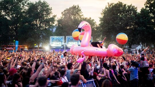 Festivalbesucher feiern beim Hurricane Festival Festivalbesucher feiern beim Hurricane Festival
