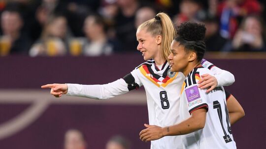 Vivien Endemann (l) und Shekiera Martinez
