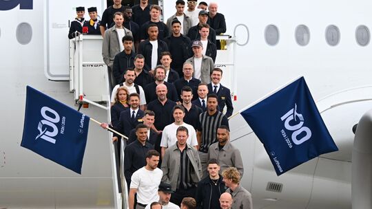WM-Vorbereitung - Abflug Fußball-Nationalmannschaft