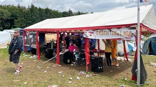 Das Bootycamp ist seit vielen Jahren bei Rock am Ring dabei. So auch im vergangenen Jahr. Trinkspiele, strikte Spielregeln und l