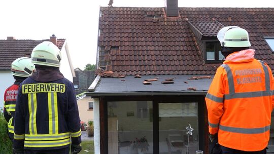 Unwetter beschädigt mehrere Häuser